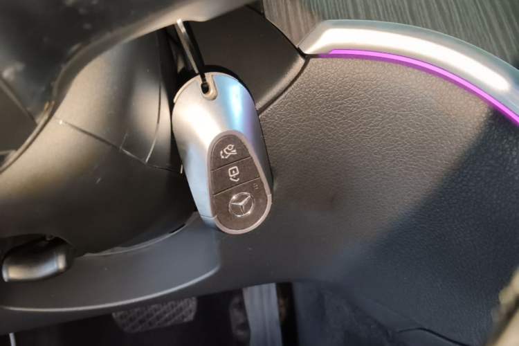 Used Mercedes-Benz C-Class 2023 Restyled C 260 L Sport Edition Vehicle Key