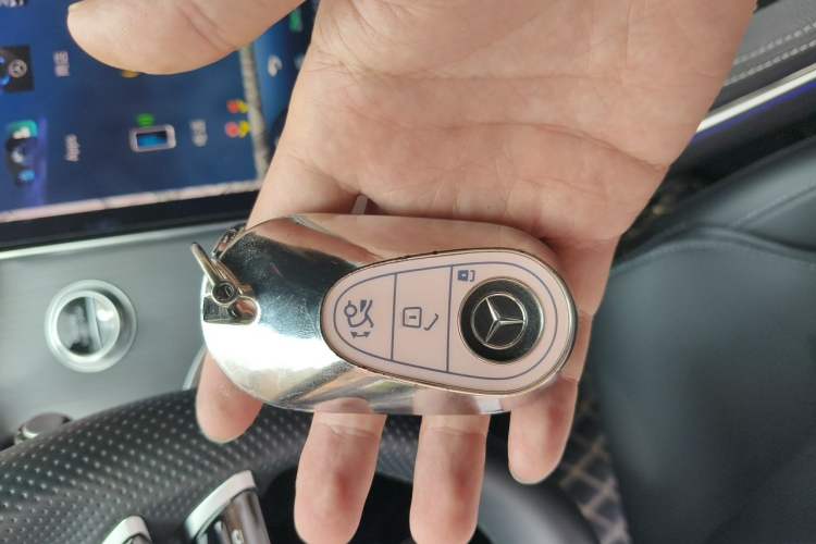 Used Mercedes-Benz C-Class 2023 Restyled C 260 L Sport Edition Vehicle Key