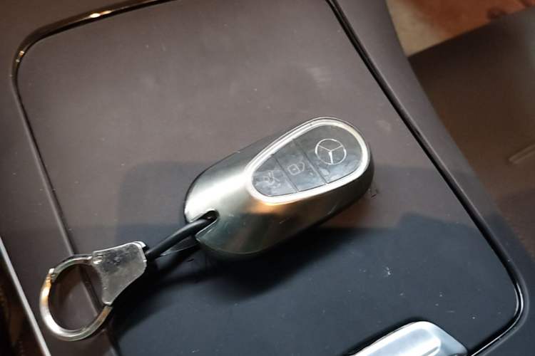 Used Mercedes-Benz C-Class 2023 C 200 L Sport Edition Vehicle Key