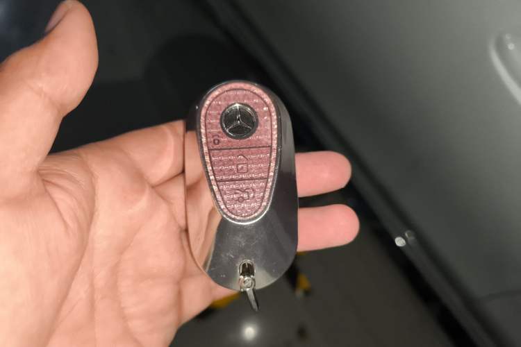 Used Mercedes-Benz C-Class 2023 Restyled C 260 L Sport Edition Vehicle Key