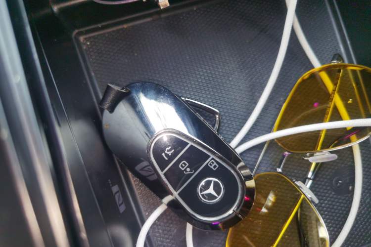 Used Mercedes-Benz C-Class 2023 Restyled C 260 L Sport Edition Vehicle Key