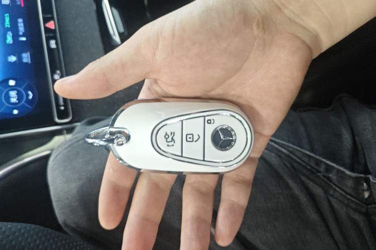 Used Mercedes-Benz C-Class 2023 Restyled C 260 L Sport Edition Vehicle Key