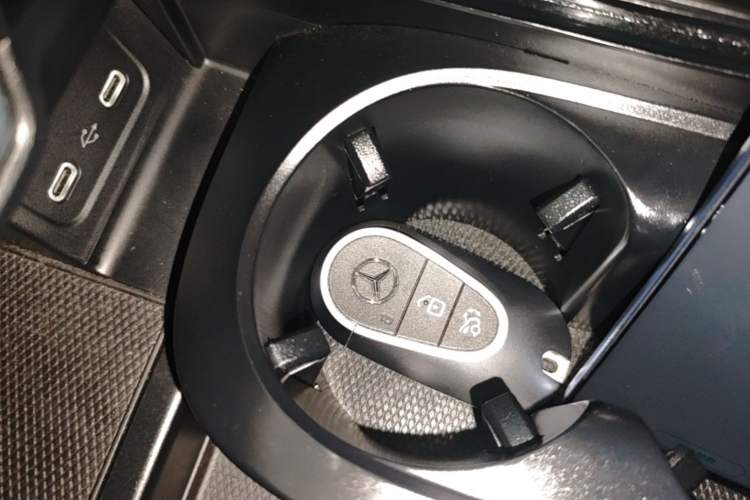 Used Mercedes-Benz C-Class 2023 Revised C 200 L Sport Edition Vehicle Key