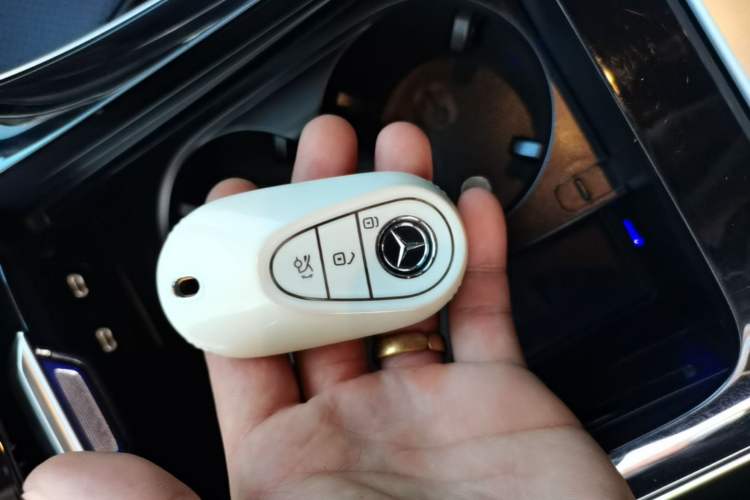 Used Mercedes-Benz C-Class 2023 C 200 L Sport Edition Vehicle Key
