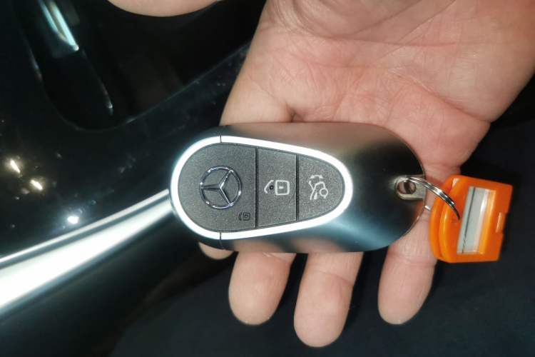 Used Mercedes-Benz C-Class 2023 Restyled C 260 L Sport Edition Vehicle Key