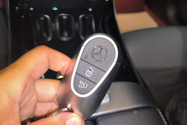 Used Mercedes-Benz C-Class 2023 C 260 L Bright Night Sports Edition Vehicle Key