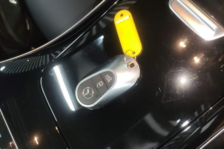 Used Mercedes-Benz C-Class 2023 C 260 L Bright Night Sports Edition Vehicle Key