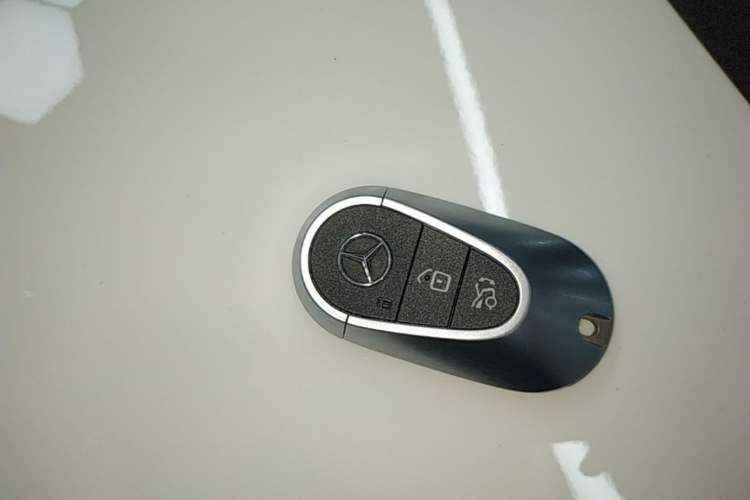 Used Mercedes-Benz C-Class 2023 C 260 L Sport Edition Vehicle Key