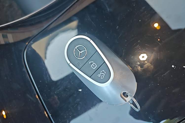 Used Mercedes-Benz C-Class 2023 Revised C 200 L Sport Edition Vehicle Key