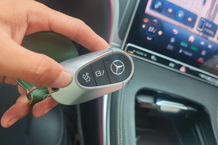 Used Mercedes-Benz C-Class 2023 C 260 L Sport Edition Vehicle Key