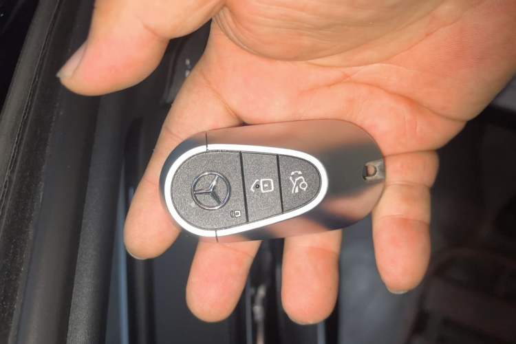 Used Mercedes-Benz C-Class  Vehicle Key