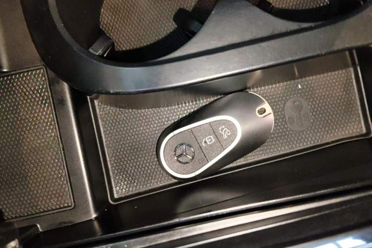 Used Mercedes-Benz C-Class 2023 Revised C 200 L Sport Edition Vehicle Key