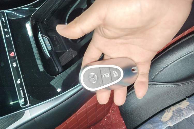 Used Mercedes-Benz C-Class 2023 Second Facelift C 260 L Sport Edition Vehicle Key