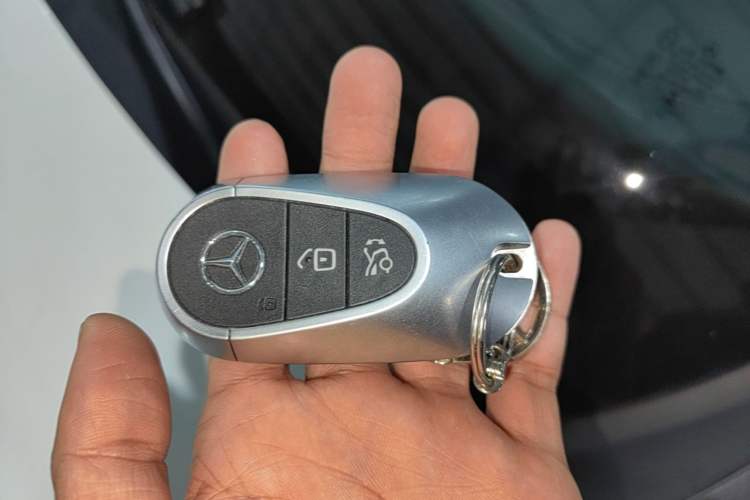 Used Mercedes-Benz C-Class 2023 Second Facelift C 260 L Sport Edition Vehicle Key
