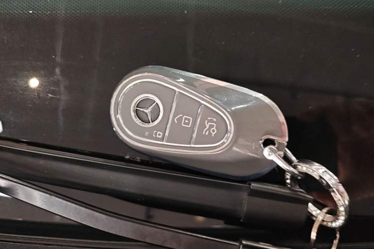 Used Mercedes-Benz C-Class 2023 Restyled C 260 L Sport Edition Vehicle Key