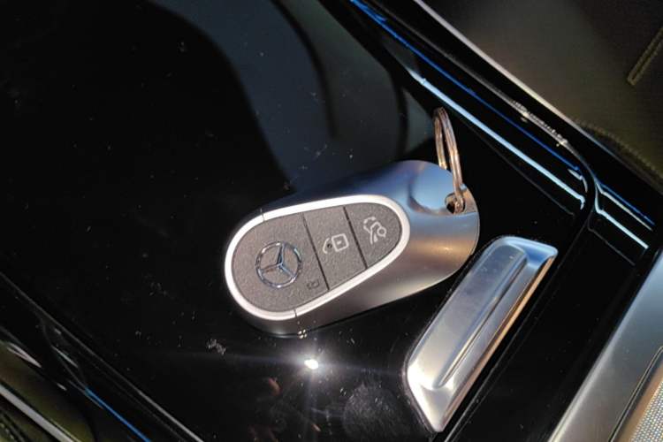 Used Mercedes-Benz C-Class 2023 Second Facelift C 260 L Sport Edition Vehicle Key