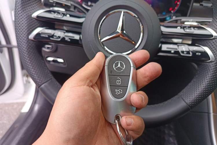 Used Mercedes-Benz C-Class 2023 Revised C 200 L Sport Edition Vehicle Key