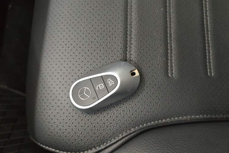 Used Mercedes-Benz C-Class 2023 Revised C 200 L Sport Edition Vehicle Key