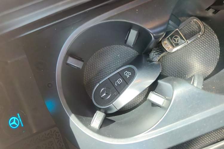 Used Mercedes-Benz C-Class 2023 Second Facelift C 260 L Sport Edition Vehicle Key