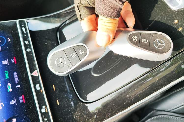 Used Mercedes-Benz C-Class 2023 Restyled C 260 L Sport Edition Vehicle Key