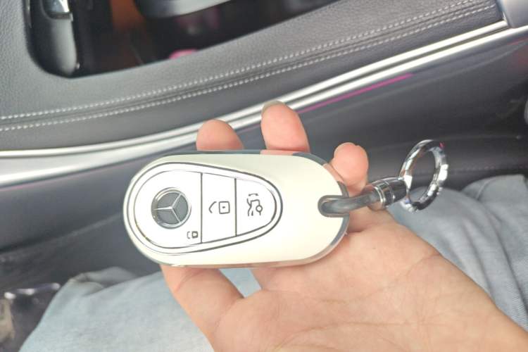 Used Mercedes-Benz C-Class 2023 Revised C 200 L Sport Edition Vehicle Key