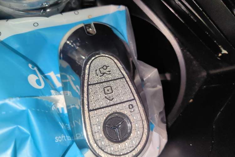 Used Mercedes-Benz C-Class 2023 Restyled C 260 L Sport Edition Vehicle Key