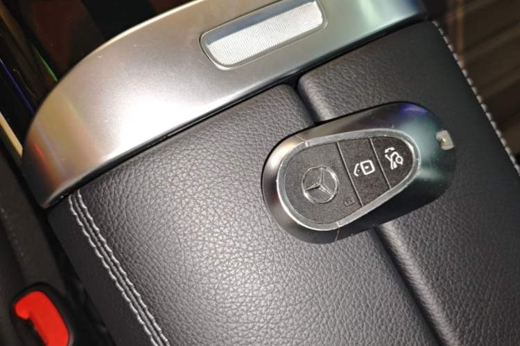 Used Mercedes-Benz C-Class 2023 C 260 L Sport Edition Vehicle Key