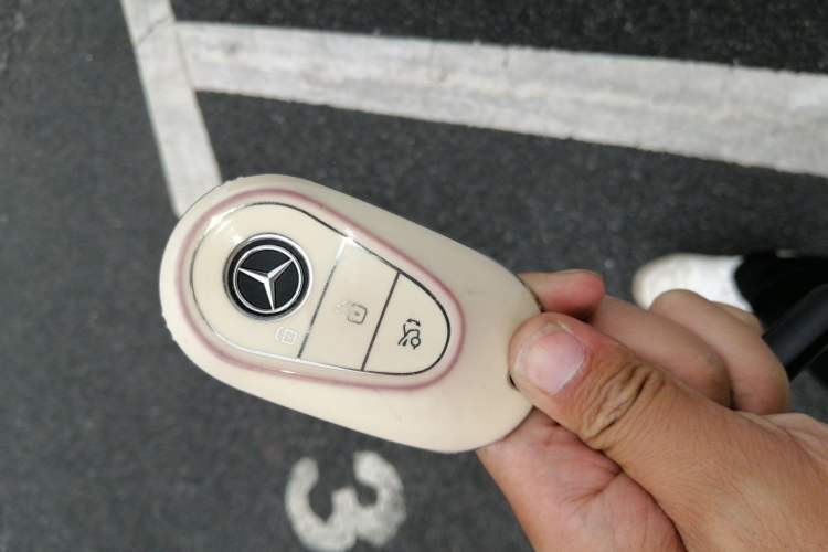 Used Mercedes-Benz C-Class 2023 Restyled C 260 L Night Edition Sports Version Vehicle Key