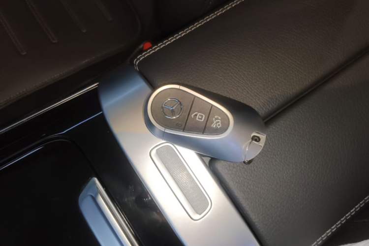 Used Mercedes-Benz C-Class 2023 Restyled C 260 L Sport Edition Vehicle Key