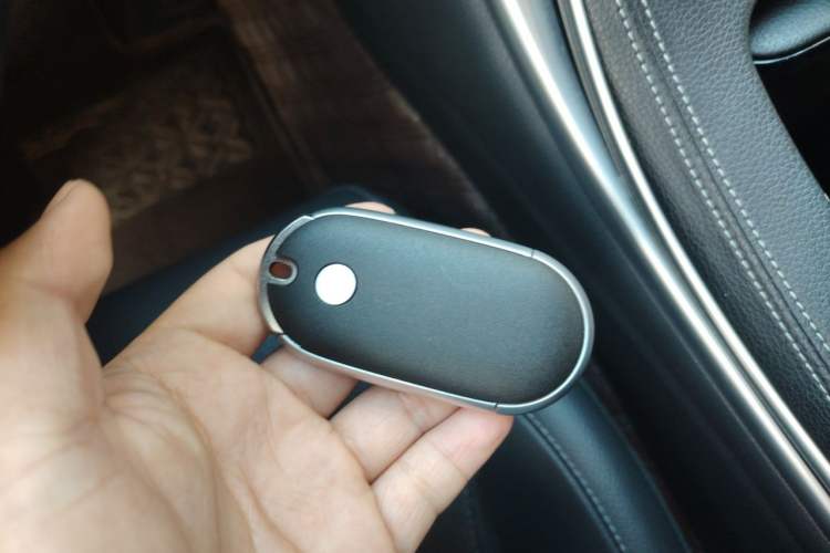 Used Mercedes-Benz C-Class 2023 C 200 L Sport Edition Vehicle Key
