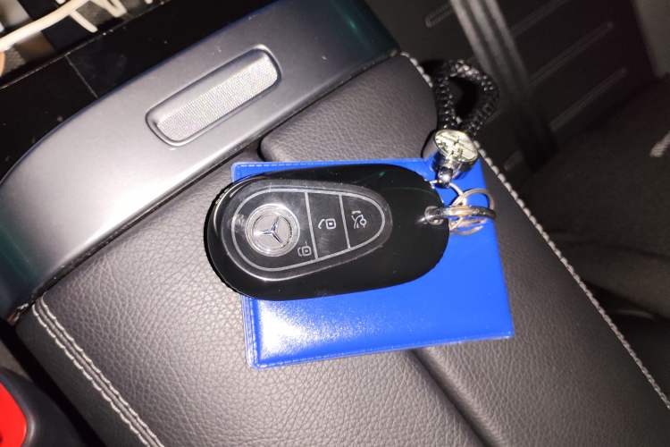 Used Mercedes-Benz C-Class 2023 Revised C 200 L Sport Edition Vehicle Key