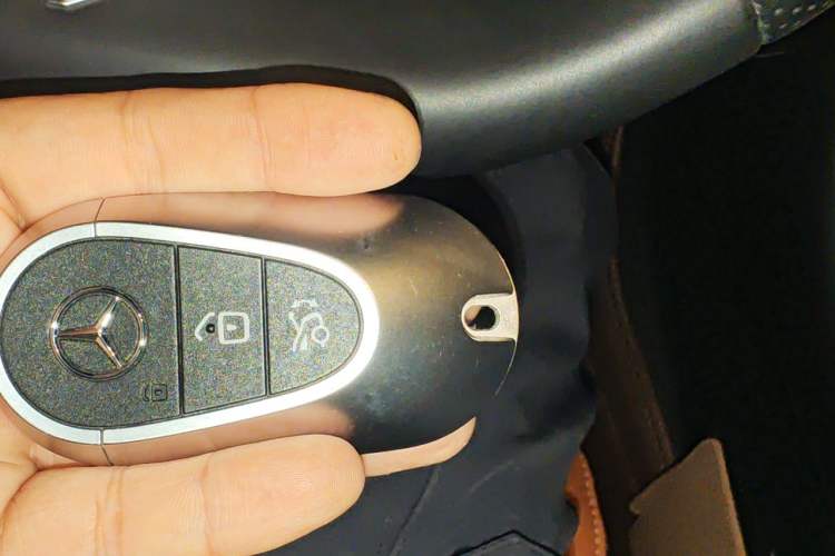Used Mercedes-Benz C-Class 2023 Restyled C 260 L Sport Edition Vehicle Key