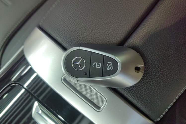 Used Mercedes-Benz C-Class 2023 Restyled C 260 L Sport Edition Vehicle Key