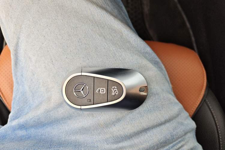 Used Mercedes-Benz C-Class 2023 C 260 L Sport Edition Vehicle Key
