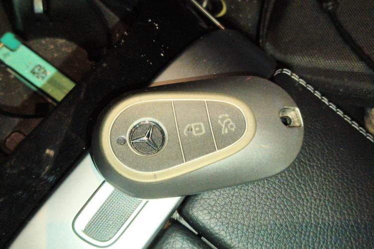 Used Mercedes-Benz C-Class 2023 C 200 L Sport Edition Vehicle Key