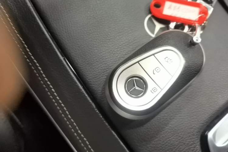 Used Mercedes-Benz C-Class 2023 Revised C 200 L Sport Edition Vehicle Key