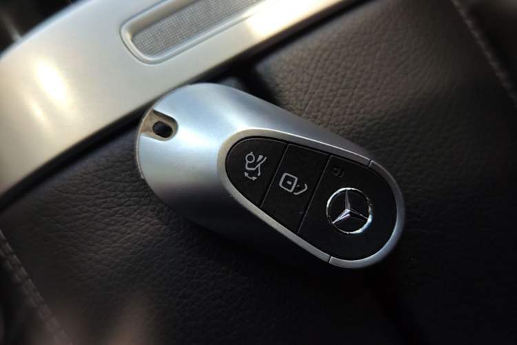 Used Mercedes-Benz C-Class 2023 Restyled C 260 L Sport Edition Vehicle Key