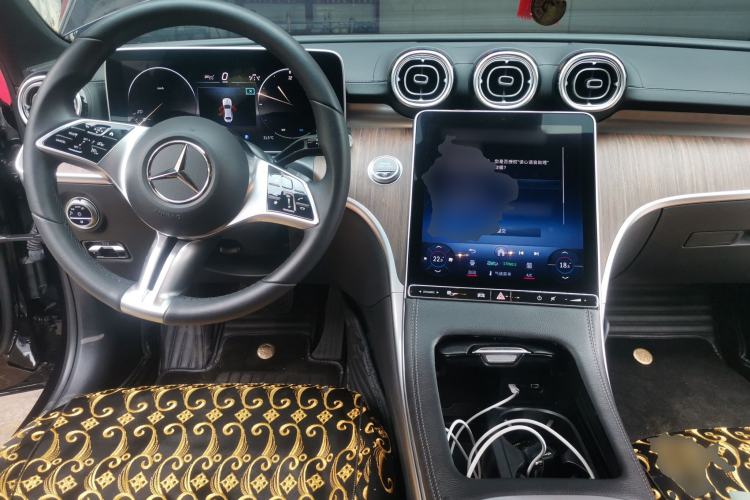Used Mercedes-Benz C-Class 2024 C 260 L Center Console