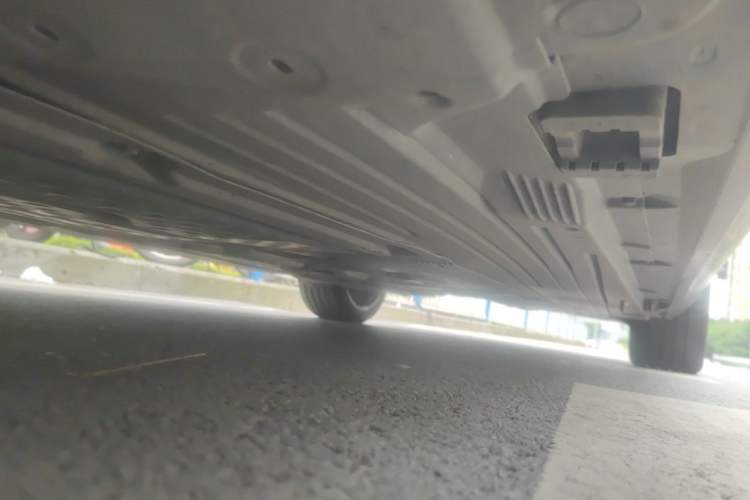 Used Mercedes-Benz C-Class 2024 Revised Version C 260 L Chassis Front Left