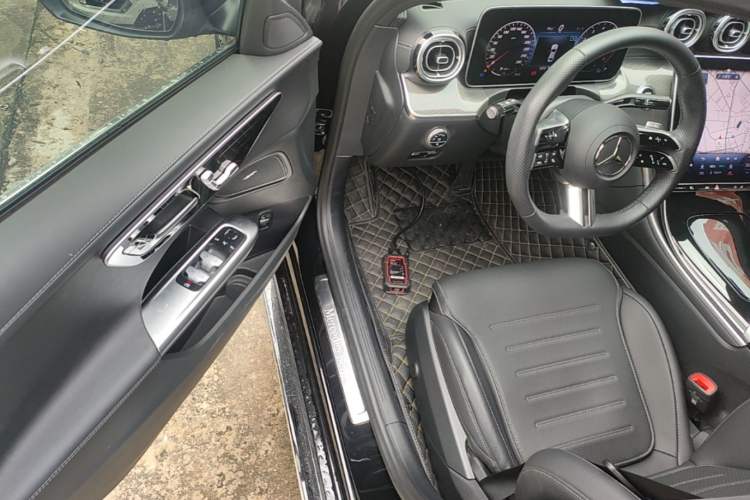 Used Mercedes-Benz C-Class 2024 Restyled C 260 L Sport Edition Driver Seat