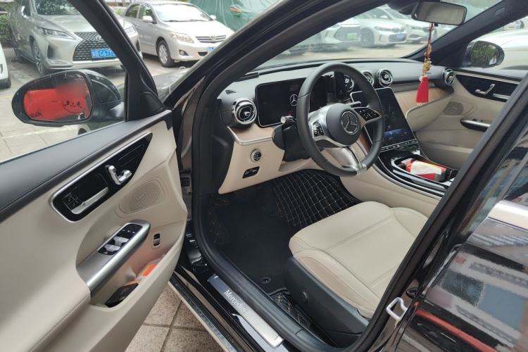 Used Mercedes-Benz C-Class 2024 Second Facelift C 260 L Driver Seat