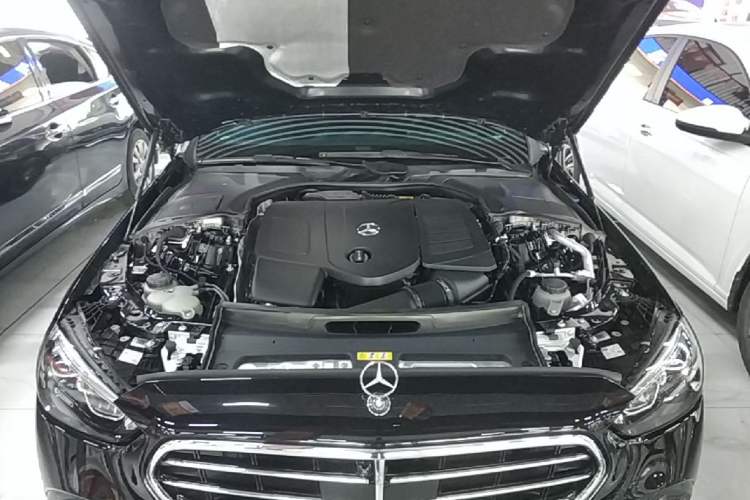 Used Mercedes-Benz C-Class 2024 Revised Version C 260 L Engine Bay