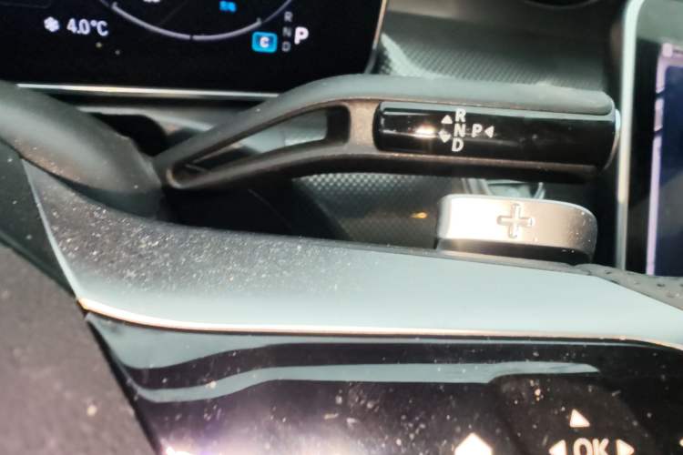 Used Mercedes-Benz C-Class 2024 Restyled C 260 L Sport Edition Gear Lever
