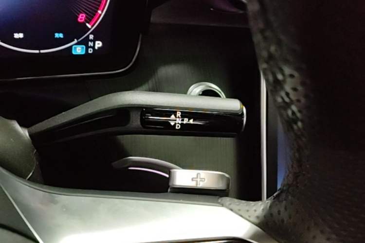 Used Mercedes-Benz C-Class 2024 Restyled C 260 L Sport Edition Gear Lever