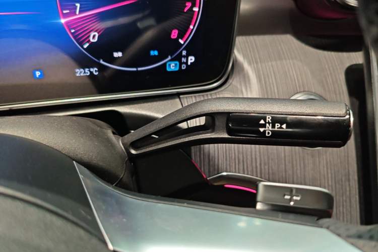 Used Mercedes-Benz C-Class 2024 Restyled C 200 L Sport Edition Gear Lever