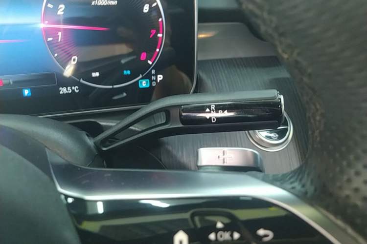 Used Mercedes-Benz C-Class 2024 C 200 L Sport Edition Gear Lever