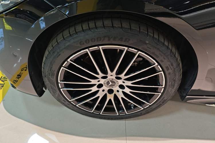 Used Mercedes-Benz C-Class 2024 Restyled C 200 L Sport Edition Left Front Wheel Hub