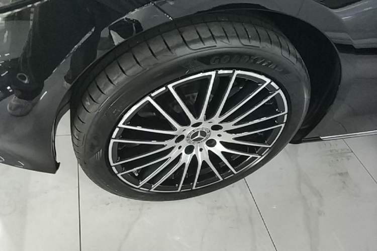 Used Mercedes-Benz C-Class 2024 Revised Version C 260 L Left Front Wheel Hub