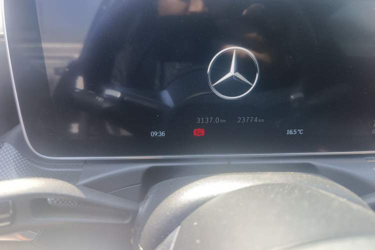 Used Mercedes-Benz C-Class 2024 Restyled C 260 L Sport Edition Odometer Close Up