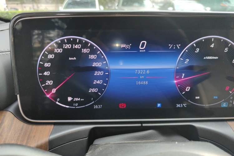 Used Mercedes-Benz C-Class 2024 Second Facelift C 260 L Odometer Close Up